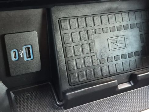 Used 2022 Ford F150 Raptor w/ Equipment Group 801A High AWD/4WD image 33