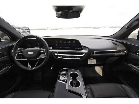 New 2026 Cadillac Lyriq Luxury RWD image 9