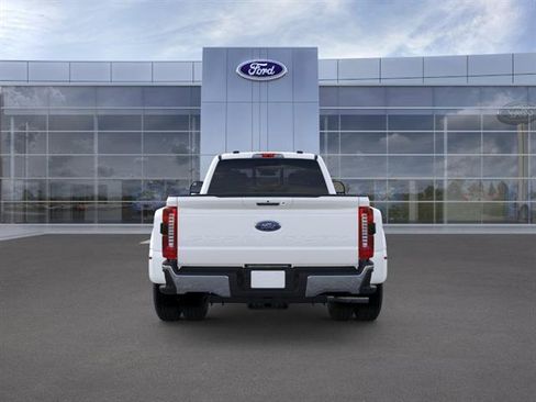 New 2026 Ford F350 4x4 Crew Cab DRW Super Duty image 5
