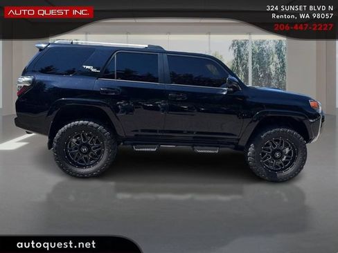 Used 2018 Toyota 4Runner TRD Off-Road AWD/4WD image 4