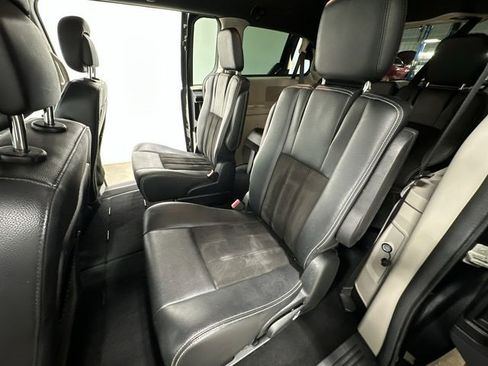 Used 2020 Dodge Grand Caravan SXT image 16