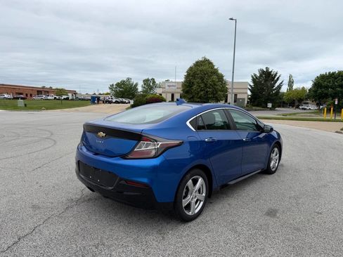 Used 2017 Chevrolet Volt LT w/ Comfort Package FWD image 4
