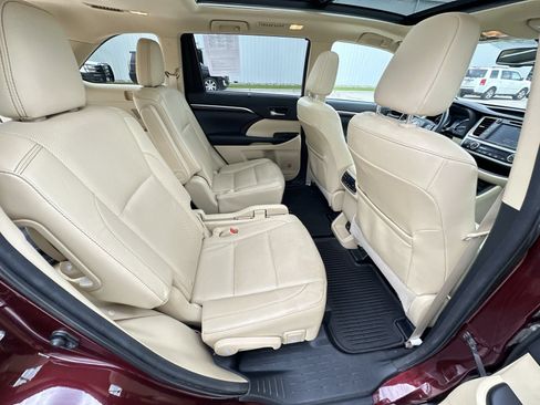 Used 2015 Toyota Highlander Limited Platinum AWD/4WD image 27