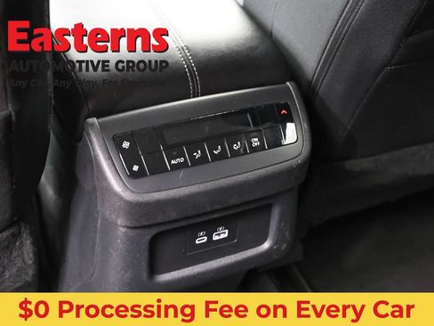 Used 2025 Nissan Pathfinder SV FWD image 22
