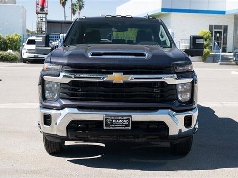 Used 2024 Chevrolet Silverado 3500 LT image 2