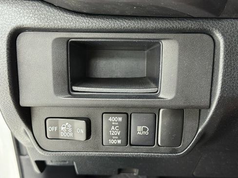 Used 2019 Toyota Tacoma TRD Off-Road image 10