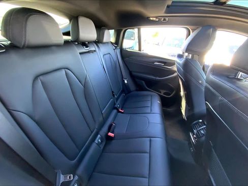 Used 2023 BMW X4 xDrive30i image 19