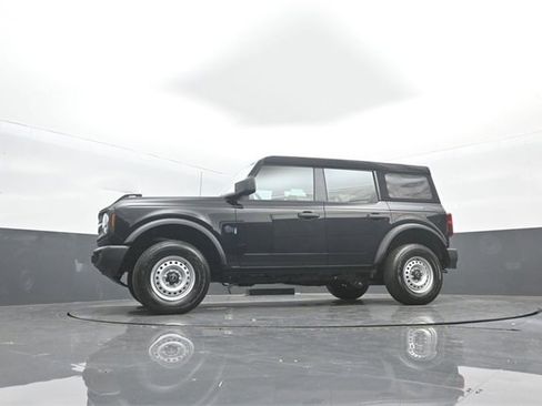 New 2025 Ford Bronco Base image 35