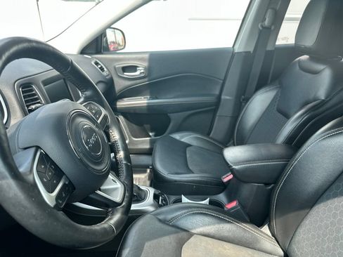 Used 2019 Jeep Compass Latitude w/ Popular Equipment Group AWD/4WD image 9