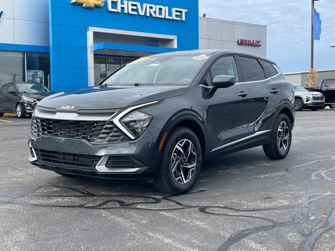 Used 2023 Kia Sportage LX image 5