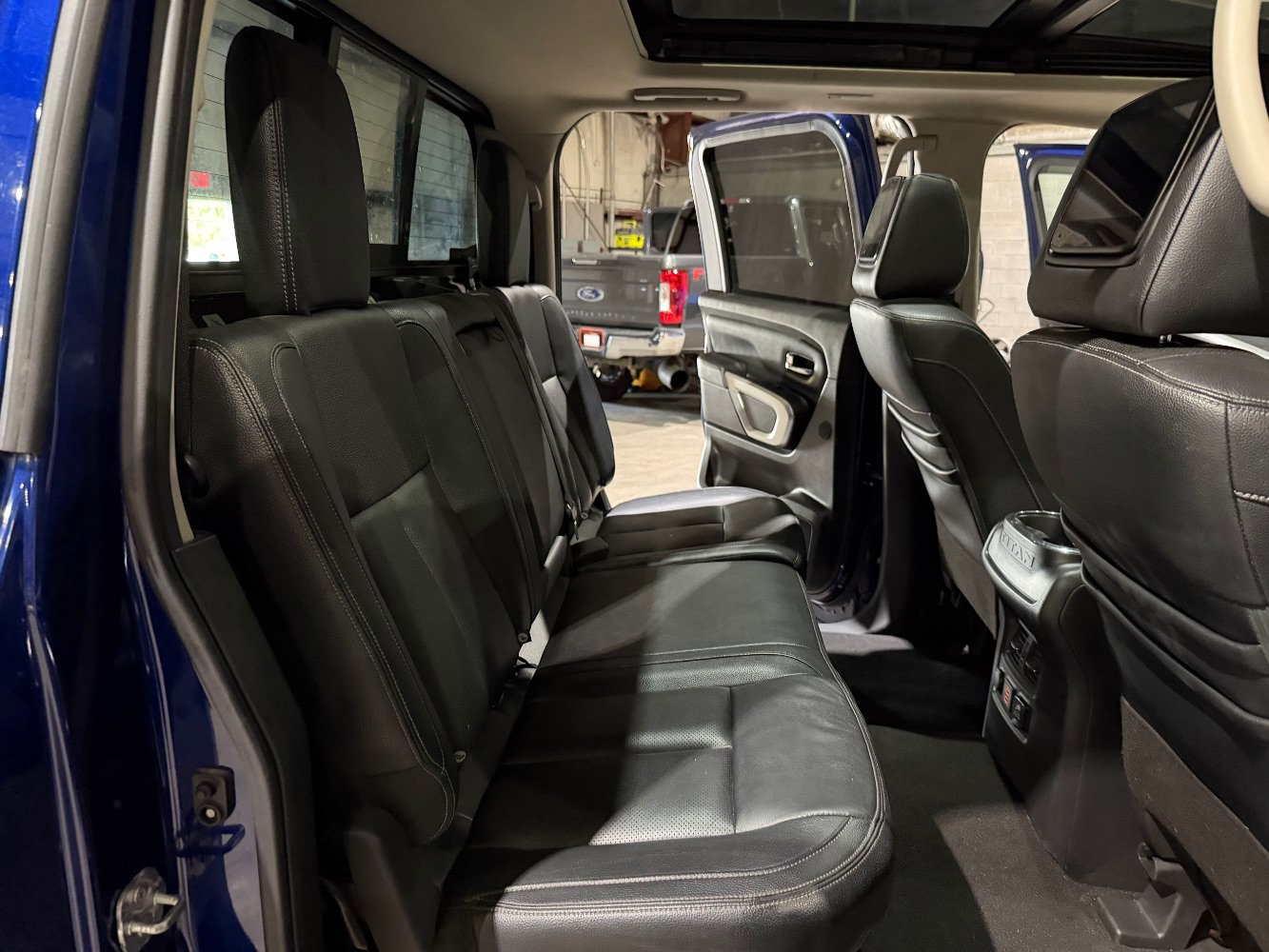 Used 2020 Nissan Titan SL w/ Moonroof Package AWD/4WD image 21