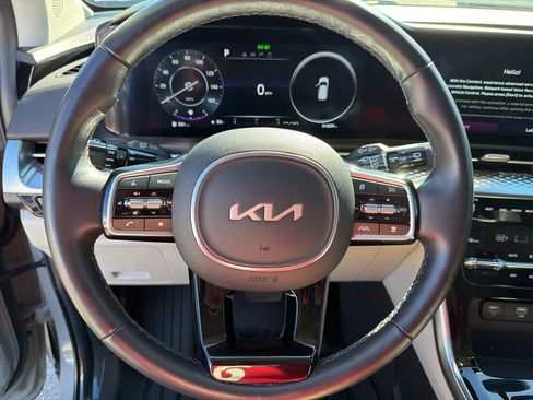 Certified 2024 Kia Carnival SX Prestige image 18