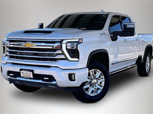 Used 2025 Chevrolet Silverado 2500 High Country w/ High Country Premium Package AWD/4WD image 3