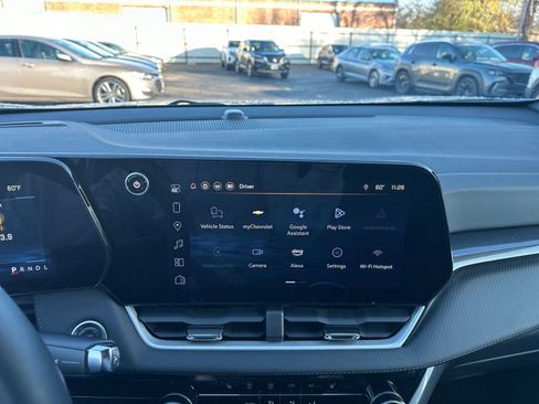 Used 2025 Chevrolet Equinox LT image 18