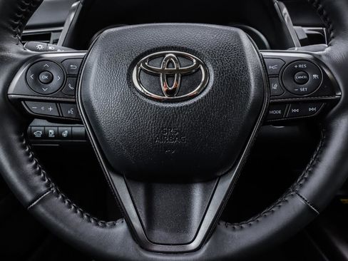 Used 2023 Toyota Camry SE image 16