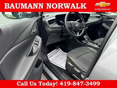 Used 2025 Buick Encore GX Preferred FWD image 9