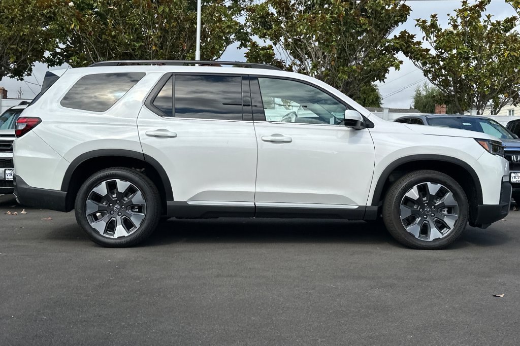 New 2026 Honda Pilot Elite image 3