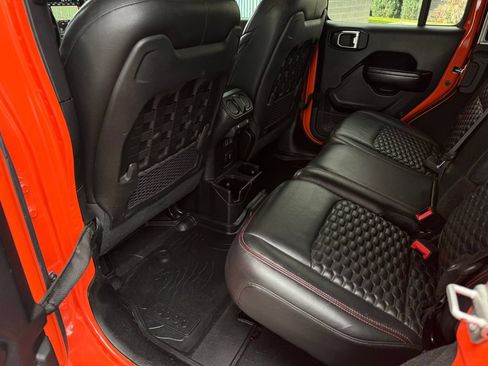 Used 2020 Jeep Wrangler Unlimited Rubicon AWD/4WD image 35