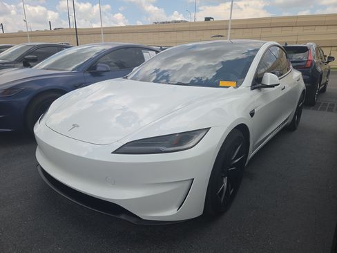 Used 2024 Tesla Model 3 Performance AWD/4WD image 3