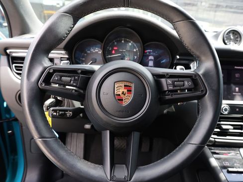 Used 2023 Porsche Macan AWD/4WD image 36