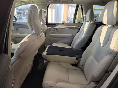 New 2026 Volvo XC90 T8 Ultra w/ Protection Package Premier AWD/4WD image 13