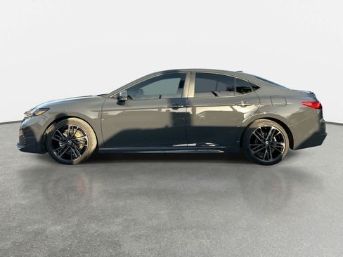 Used 2025 Toyota Camry XSE FWD image 4