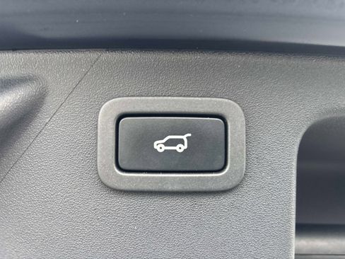 Used 2019 Land Rover Discovery Sport HSE image 15