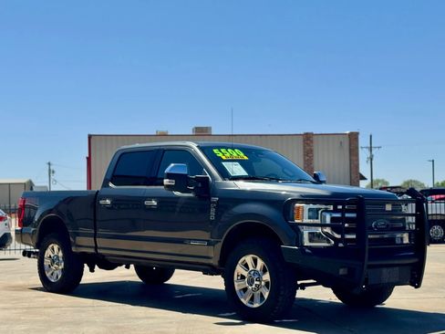Used 2020 Ford F250 Platinum AWD/4WD image 4