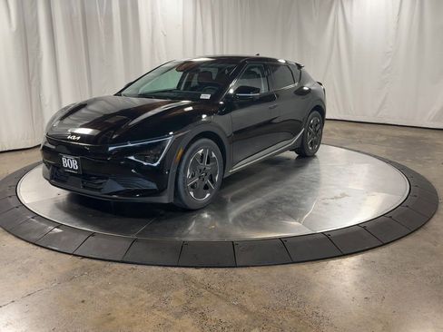 New 2025 Kia EV6 Light image 4