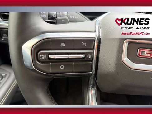 Used 2025 GMC Yukon XL Elevation w/ Elevation Premium Package AWD/4WD image 17