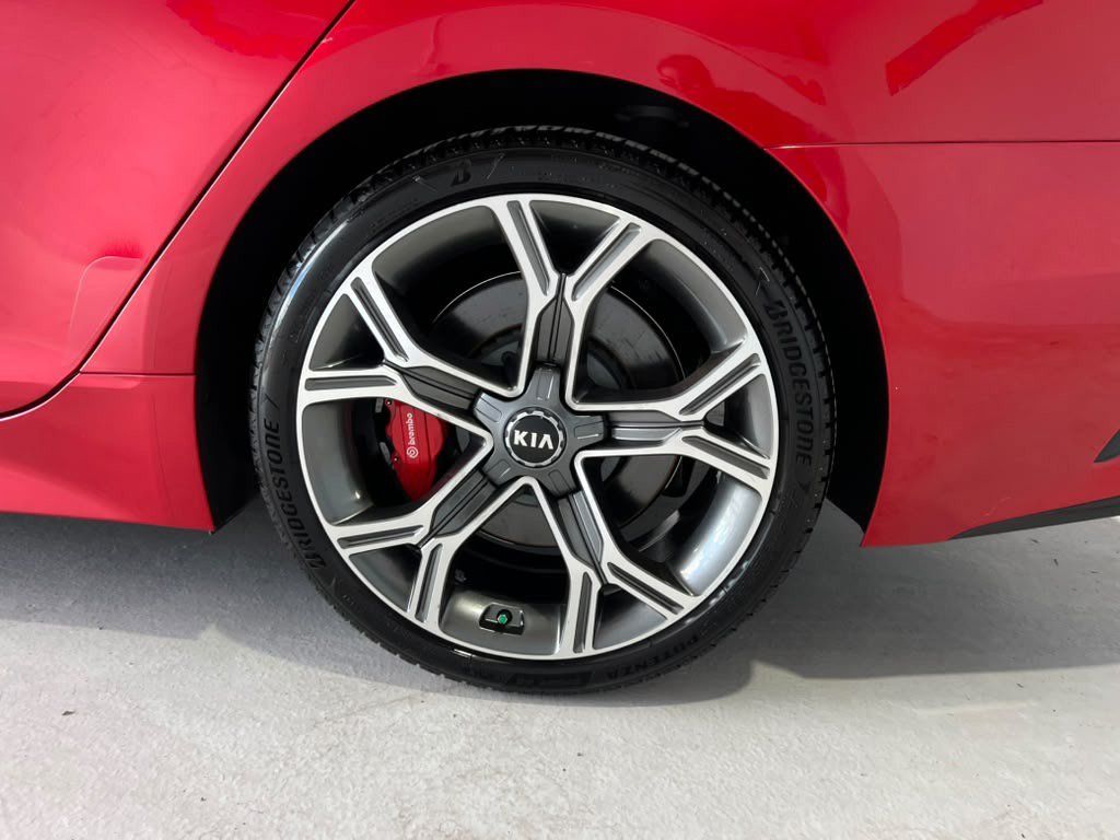 Used 2021 Kia Stinger GT2 RWD image 9