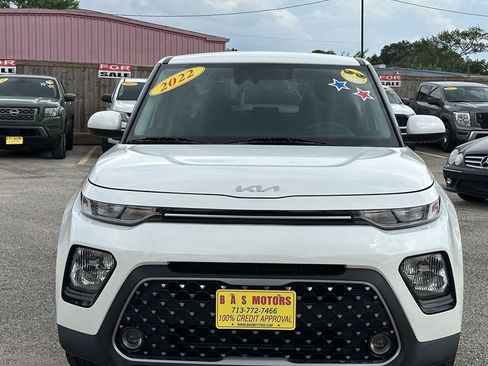 Used 2022 Kia Soul EX image 1