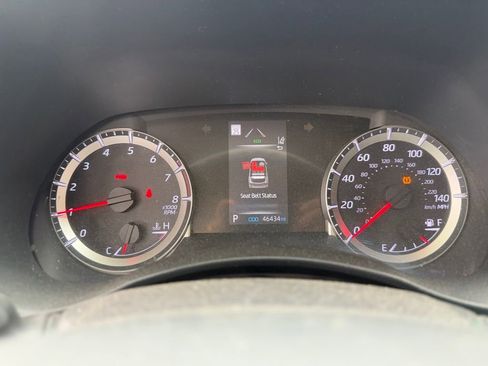 Used 2020 Toyota Highlander L FWD image 10