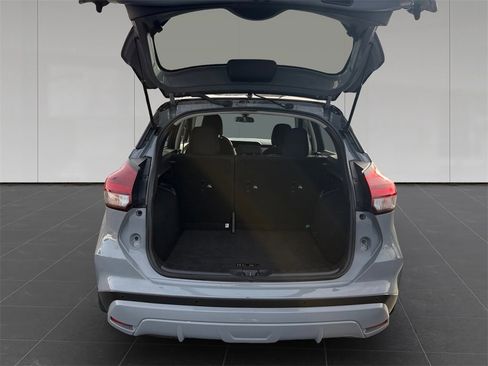 Used 2023 Nissan Kicks SV image 19