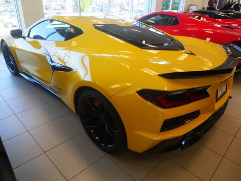 Used 2025 Chevrolet Corvette Z06 w/ Stealth Interior Trim Package RWD image 3