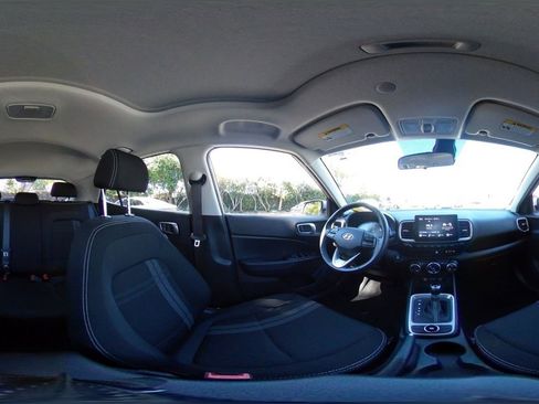 Used 2025 Hyundai Venue SEL image 41