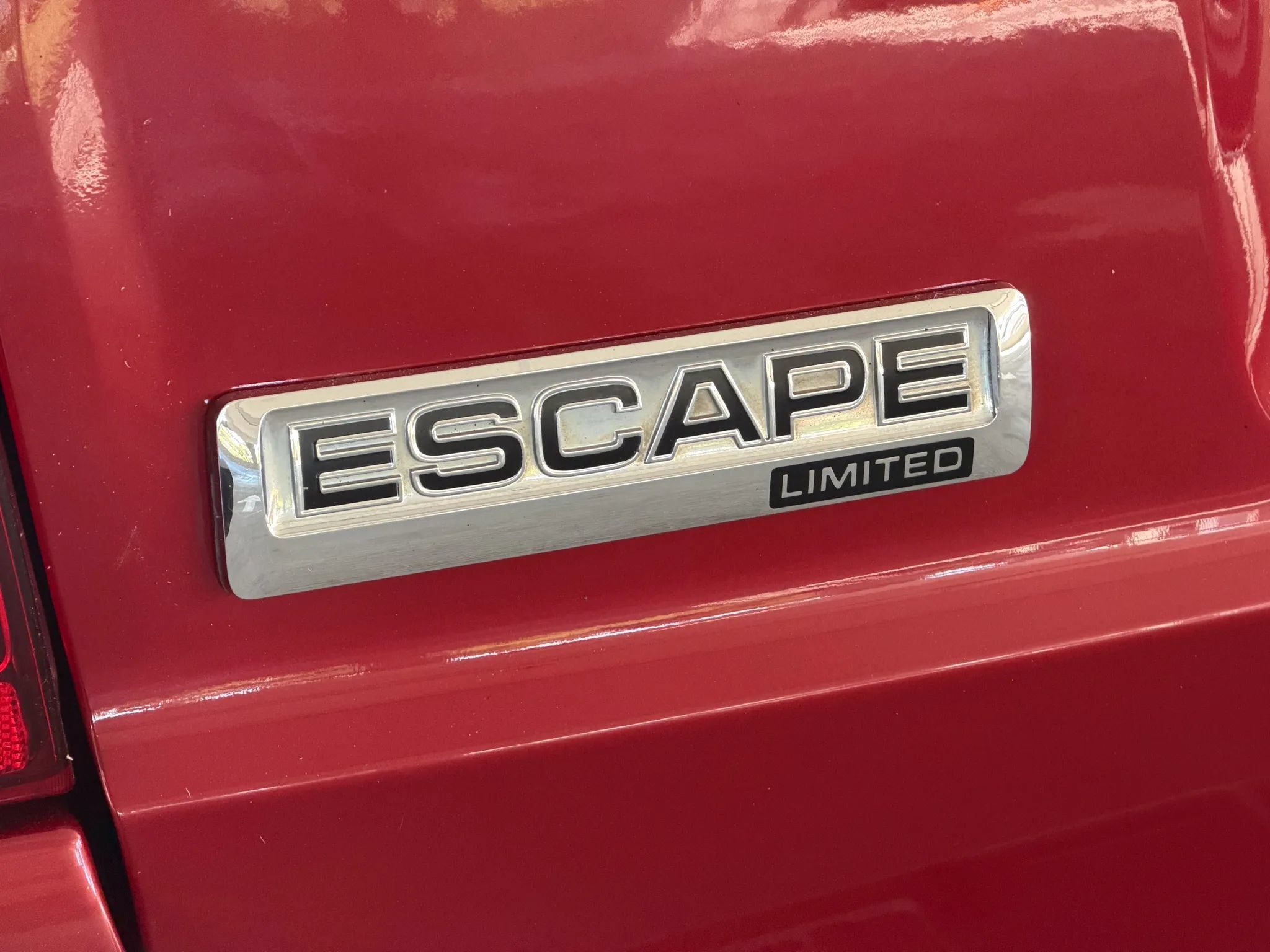 Used 2011 Ford Escape Limited w/ 302A Rapid Spec Order Code AWD/4WD image 13