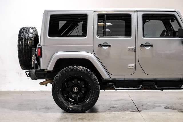 Used 2016 Jeep Wrangler Unlimited Sahara w/ Max Tow Package AWD/4WD image 14