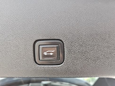 Used 2021 Cadillac XT6 Premium Luxury AWD/4WD image 36