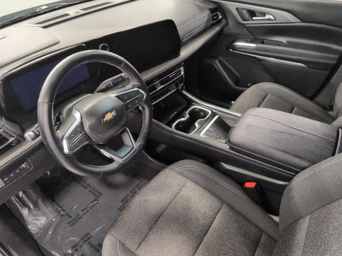 Used 2024 Chevrolet Traverse LT w/ Trailering Package AWD/4WD image 9
