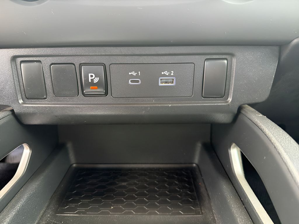 Certified 2025 Nissan Frontier SV RWD image 33