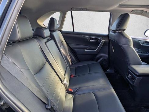Used 2021 Toyota RAV4 XLE Premium image 16