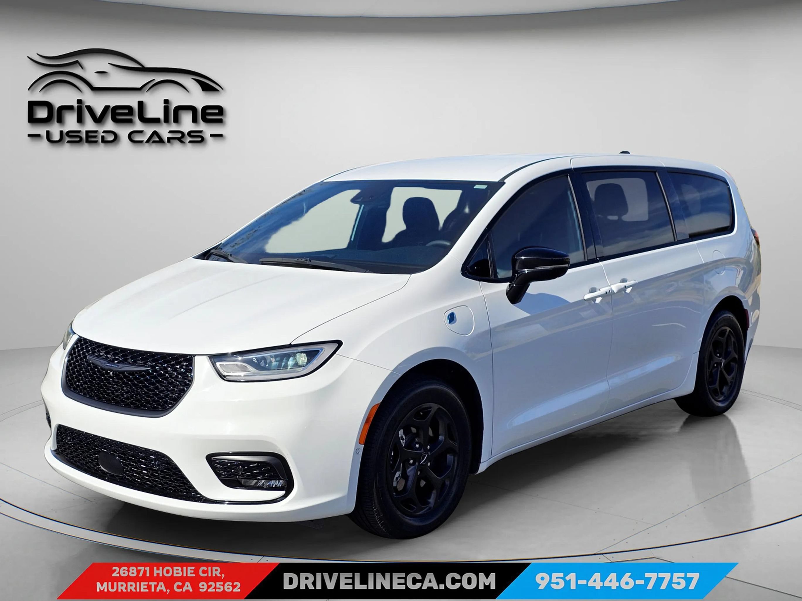 Used 2024 Chrysler Pacifica Limited FWD image 1