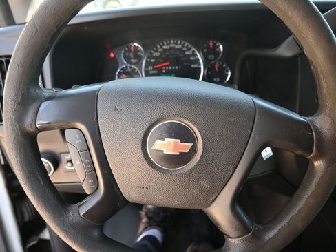 Used 2014 Chevrolet Express 3500 RWD image 29
