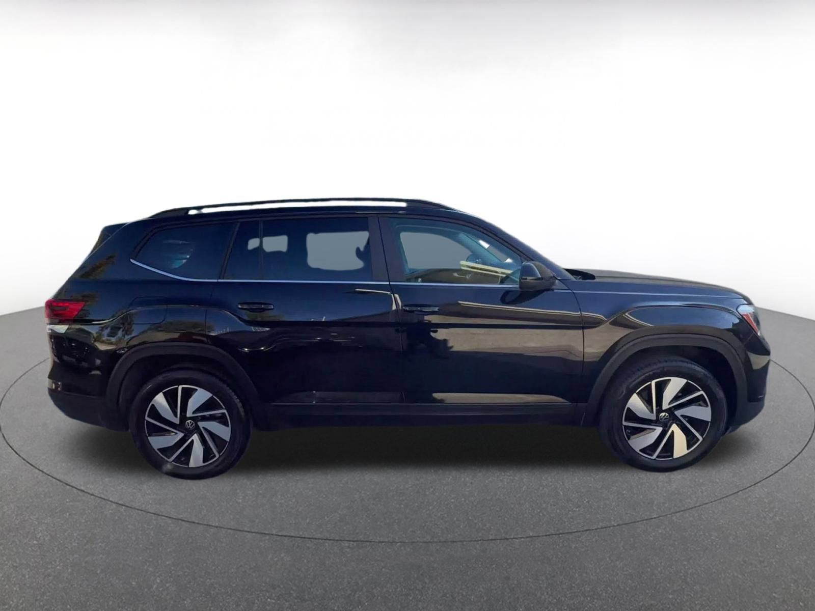 Used 2026 Volkswagen Atlas SE FWD image 15
