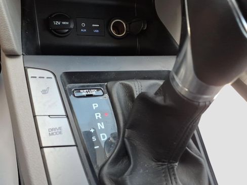 Used 2020 Hyundai Elantra Value Edition FWD image 20