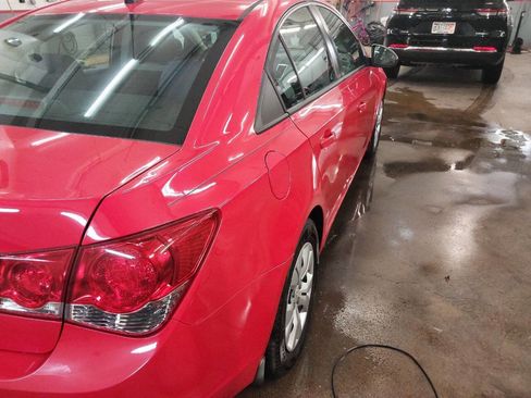 Used 2014 Chevrolet Cruze LS image 9