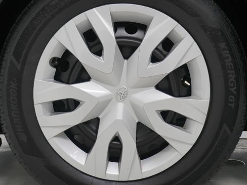 Used 2019 Toyota C-HR image 22