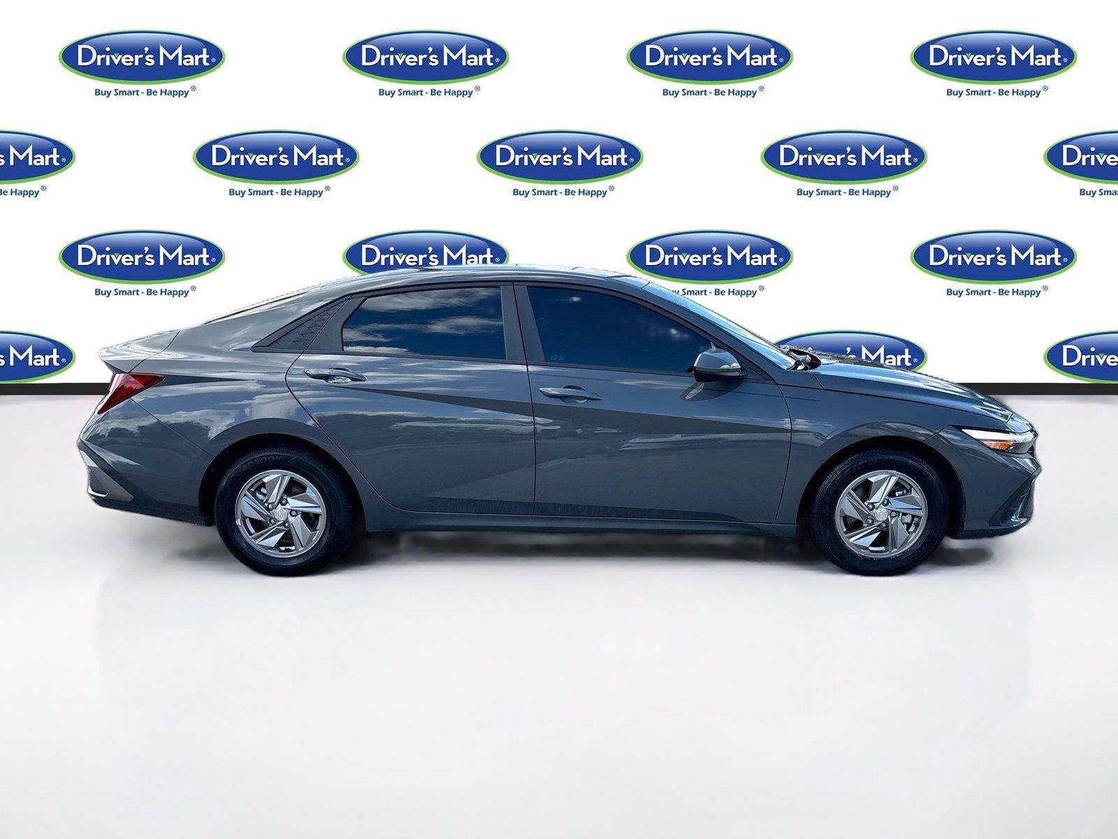 Used 2025 Hyundai Elantra SE FWD image 8