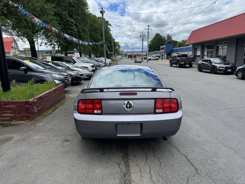 Used 2006 Ford Mustang Coupe RWD image 5